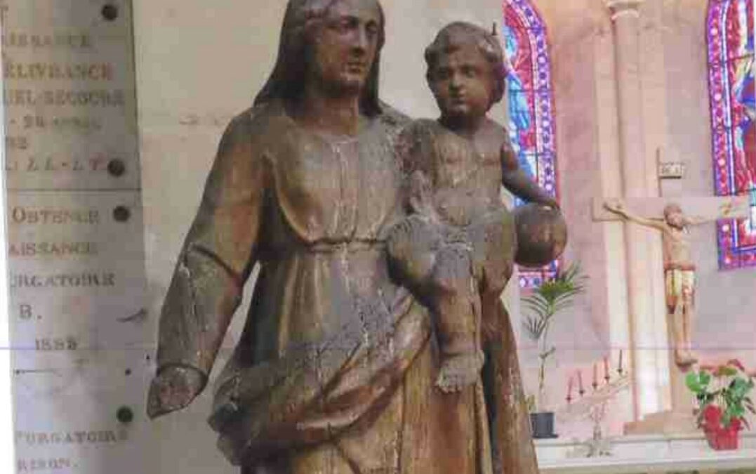 Restauration d’une statue de la Collégiale à Melun